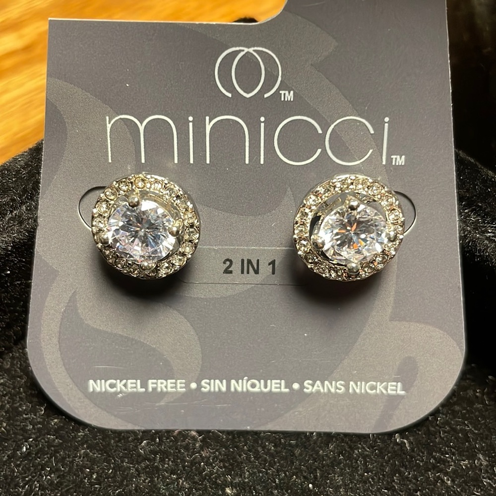 Two in one crystal earrings. As shown on the pics you have two ways of wearing